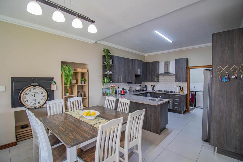 4 Bedroom Property for Sale in Midstream Ridge Gauteng