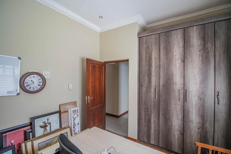 4 Bedroom Property for Sale in Midstream Ridge Gauteng