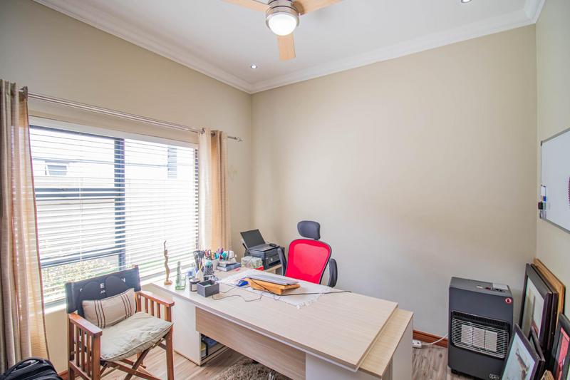 4 Bedroom Property for Sale in Midstream Ridge Gauteng
