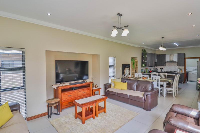 4 Bedroom Property for Sale in Midstream Ridge Gauteng