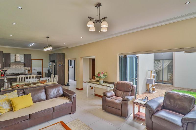 4 Bedroom Property for Sale in Midstream Ridge Gauteng