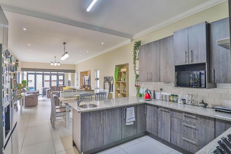 4 Bedroom Property for Sale in Midstream Ridge Gauteng