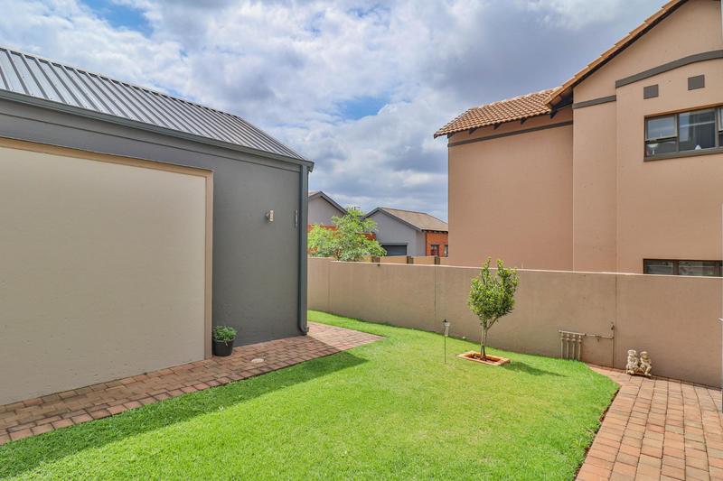 4 Bedroom Property for Sale in Midstream Ridge Gauteng