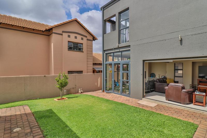 4 Bedroom Property for Sale in Midstream Ridge Gauteng