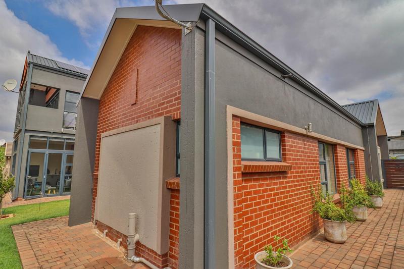 4 Bedroom Property for Sale in Midstream Ridge Gauteng