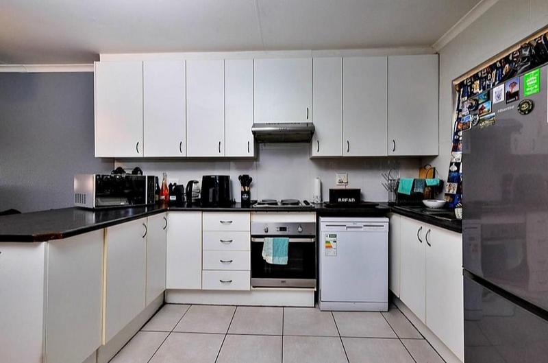 To Let 2 Bedroom Property for Rent in Wilro Park Gauteng
