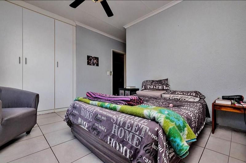 To Let 2 Bedroom Property for Rent in Wilro Park Gauteng