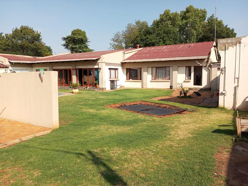 4 Bedroom Property for Sale in Rowhill Gauteng