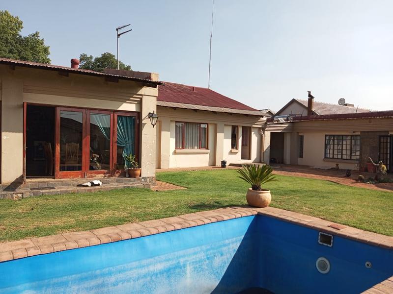 4 Bedroom Property for Sale in Rowhill Gauteng