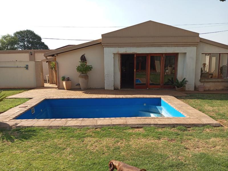 4 Bedroom Property for Sale in Rowhill Gauteng
