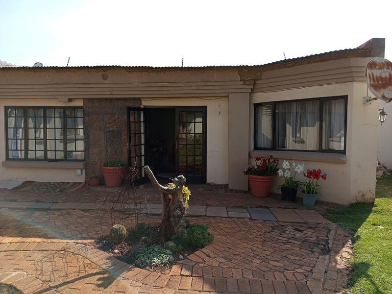 4 Bedroom Property for Sale in Rowhill Gauteng