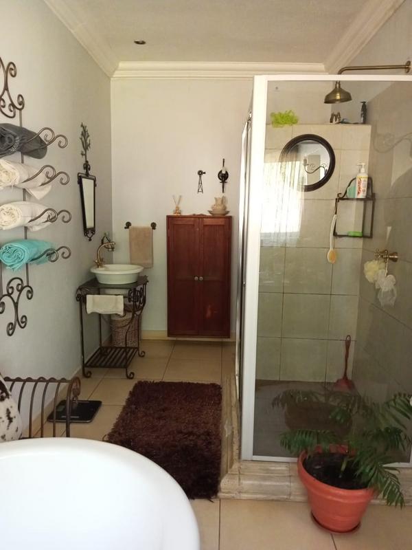 4 Bedroom Property for Sale in Rowhill Gauteng