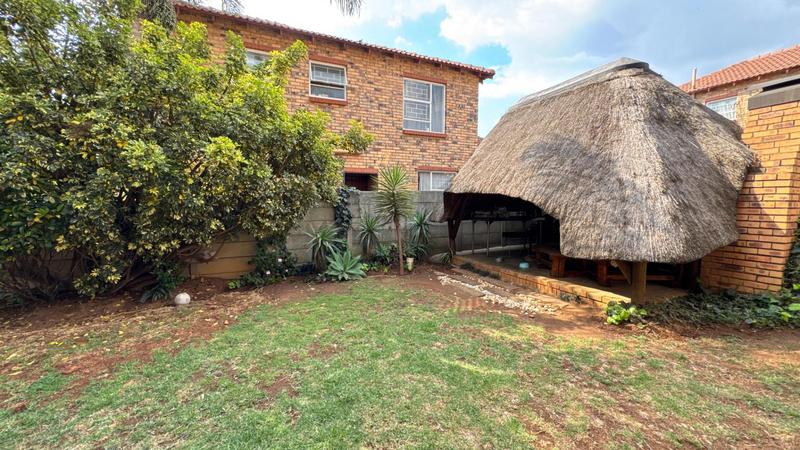 3 Bedroom Property for Sale in Wilgeheuwel Gauteng