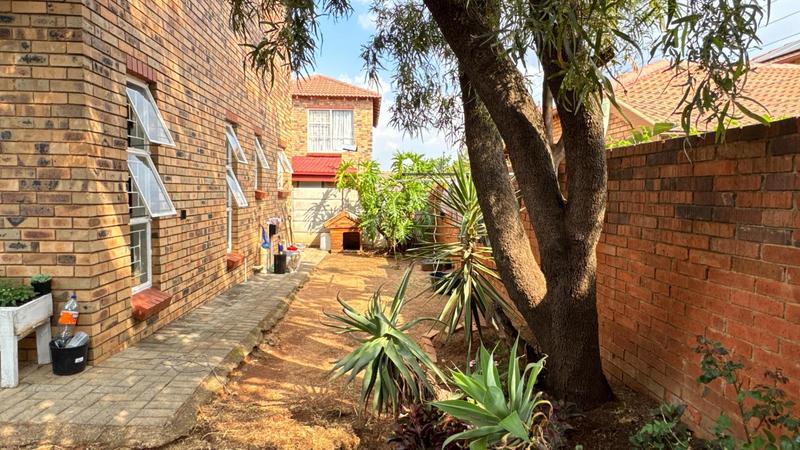 3 Bedroom Property for Sale in Wilgeheuwel Gauteng