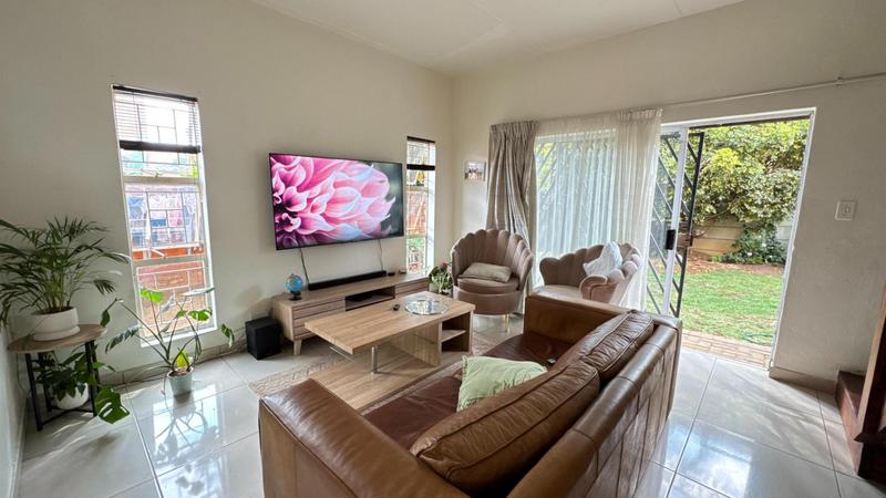 3 Bedroom Property for Sale in Wilgeheuwel Gauteng