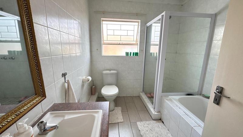 3 Bedroom Property for Sale in Wilgeheuwel Gauteng