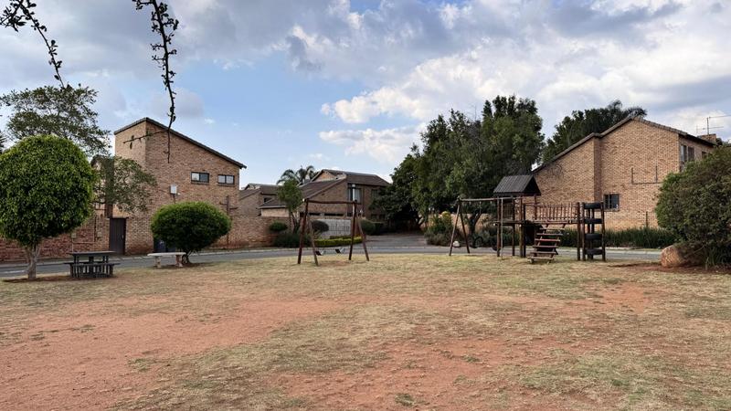 3 Bedroom Property for Sale in Wilgeheuwel Gauteng