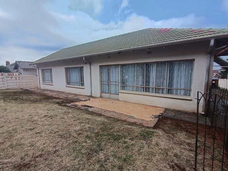 3 Bedroom Property for Sale in Symhurst Gauteng