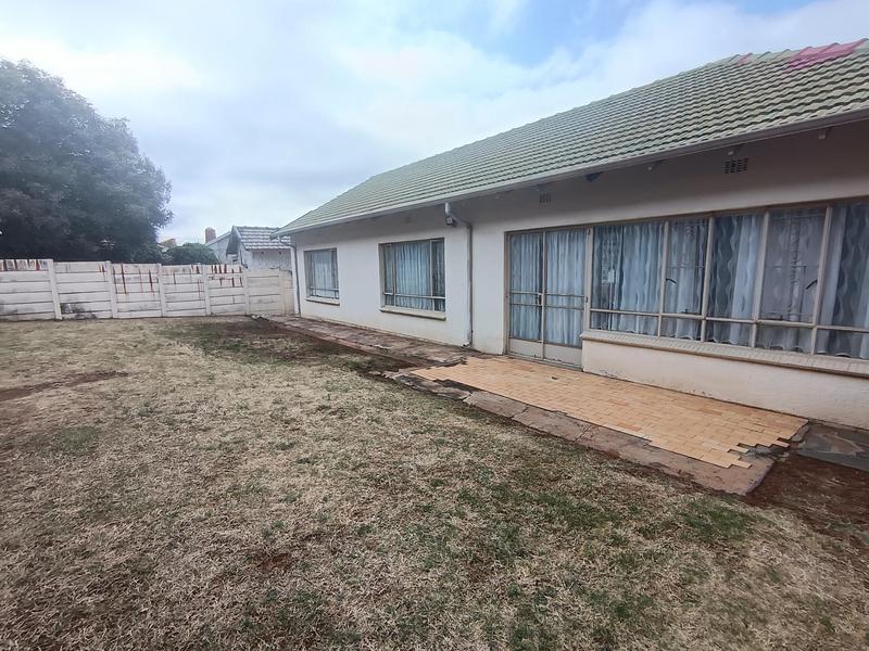 3 Bedroom Property for Sale in Symhurst Gauteng