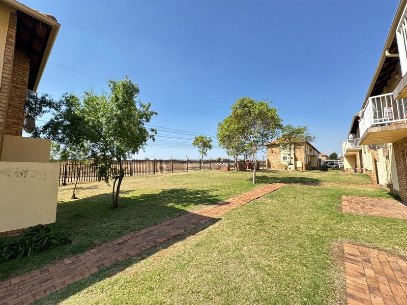 To Let 0 Bedroom Property for Rent in Kosmosdal Gauteng