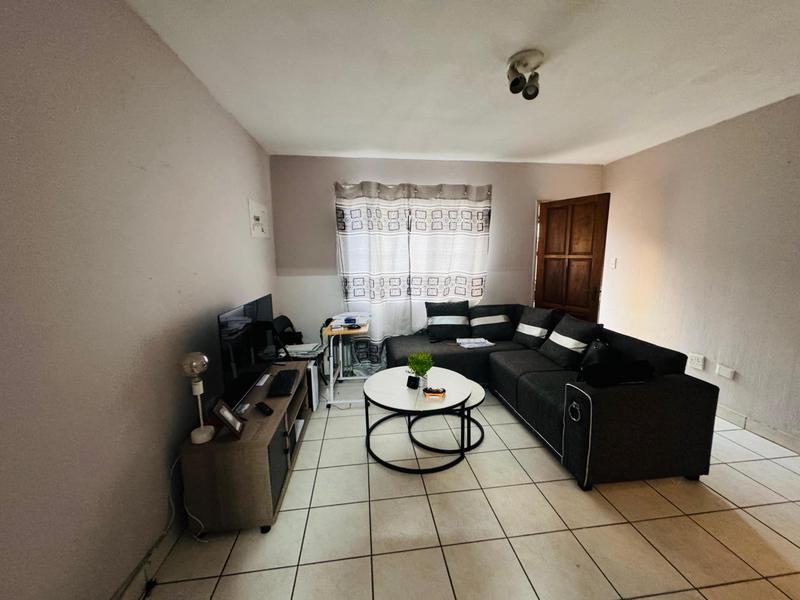 1 Bedroom Property for Sale in Elspark Gauteng