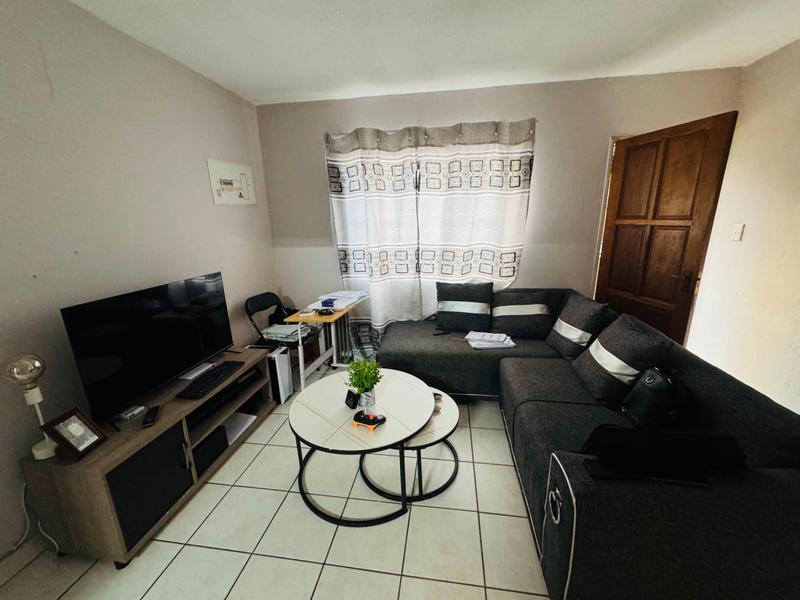 1 Bedroom Property for Sale in Elspark Gauteng