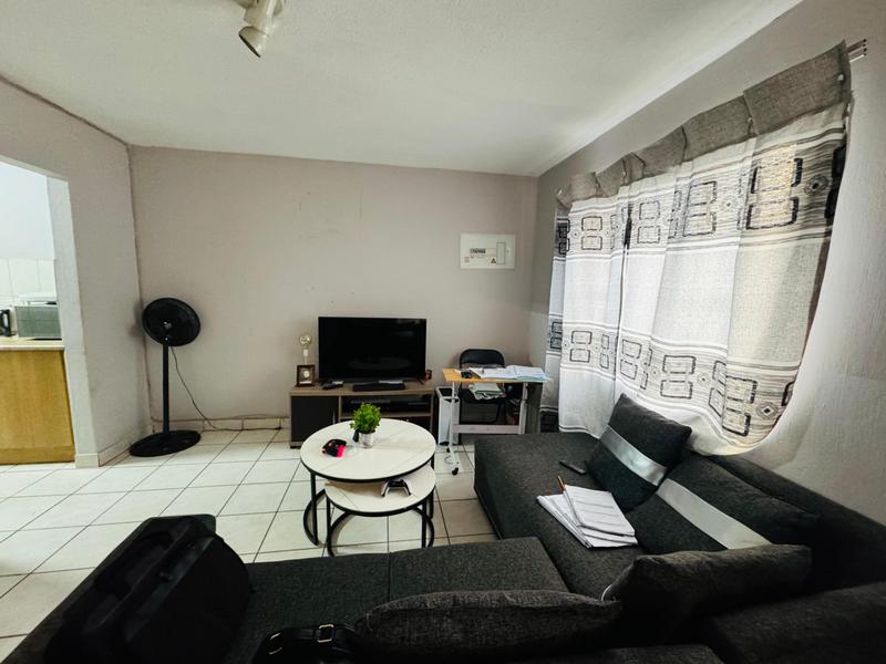 1 Bedroom Property for Sale in Elspark Gauteng