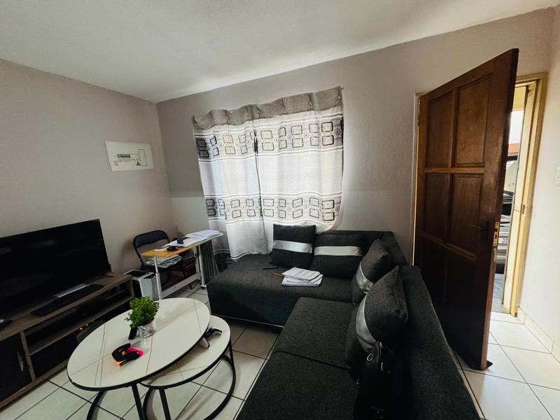 1 Bedroom Property for Sale in Elspark Gauteng