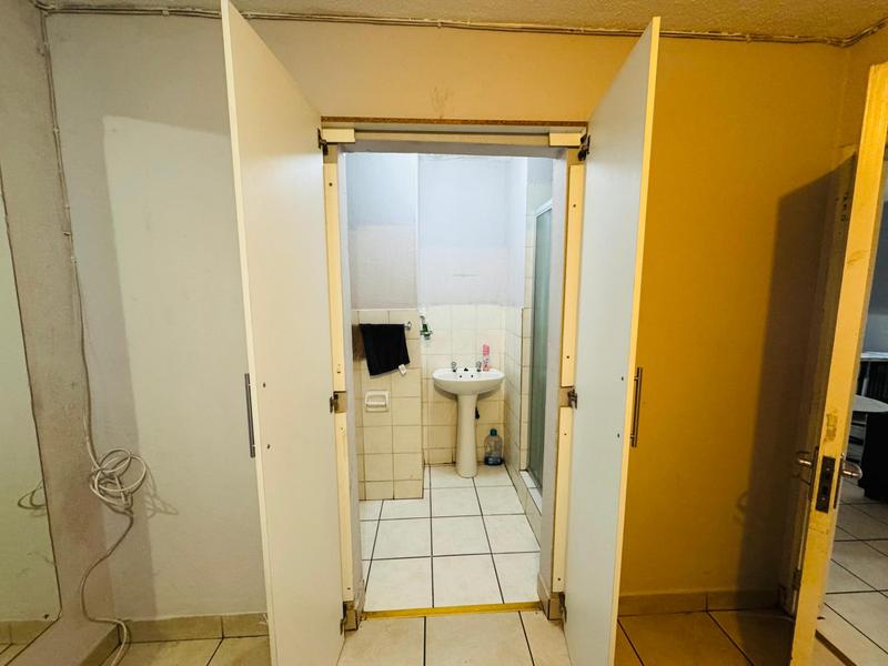 1 Bedroom Property for Sale in Elspark Gauteng