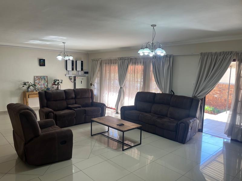 To Let 3 Bedroom Property for Rent in Waterkloof A H Gauteng