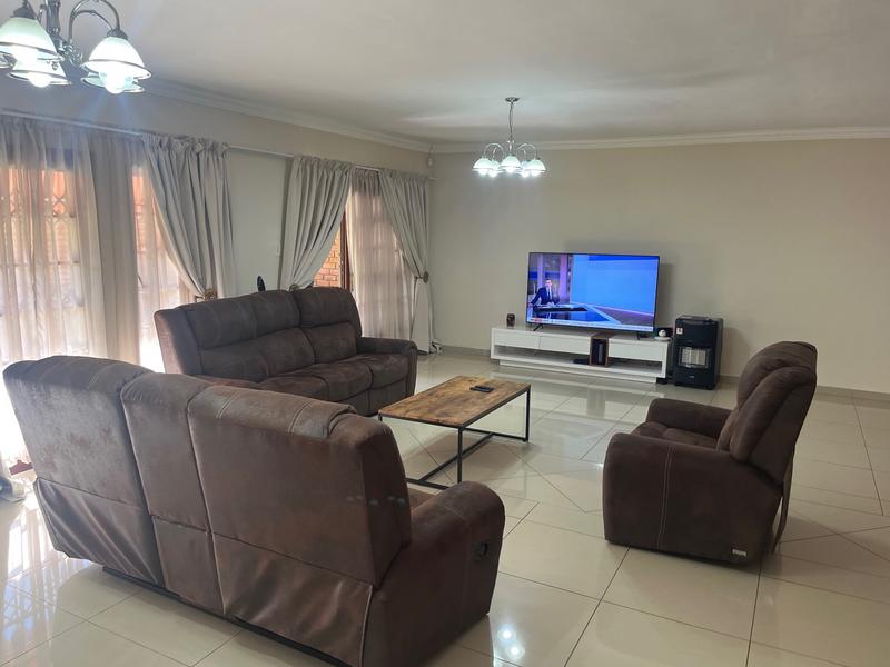 To Let 3 Bedroom Property for Rent in Waterkloof A H Gauteng