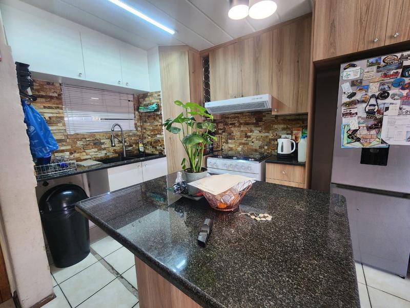 3 Bedroom Property for Sale in Verwoerdpark Gauteng