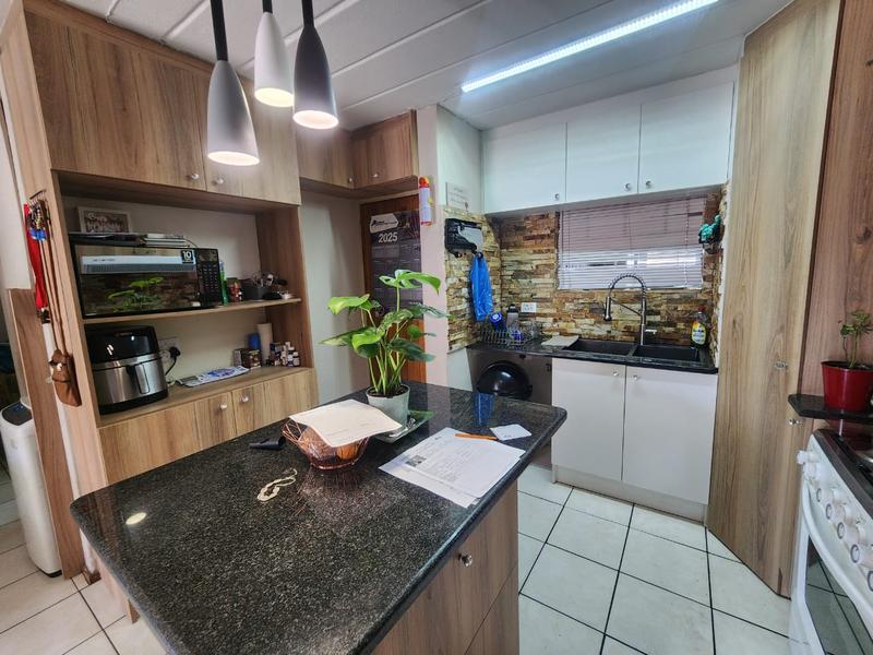 3 Bedroom Property for Sale in Verwoerdpark Gauteng