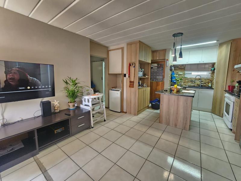 3 Bedroom Property for Sale in Verwoerdpark Gauteng