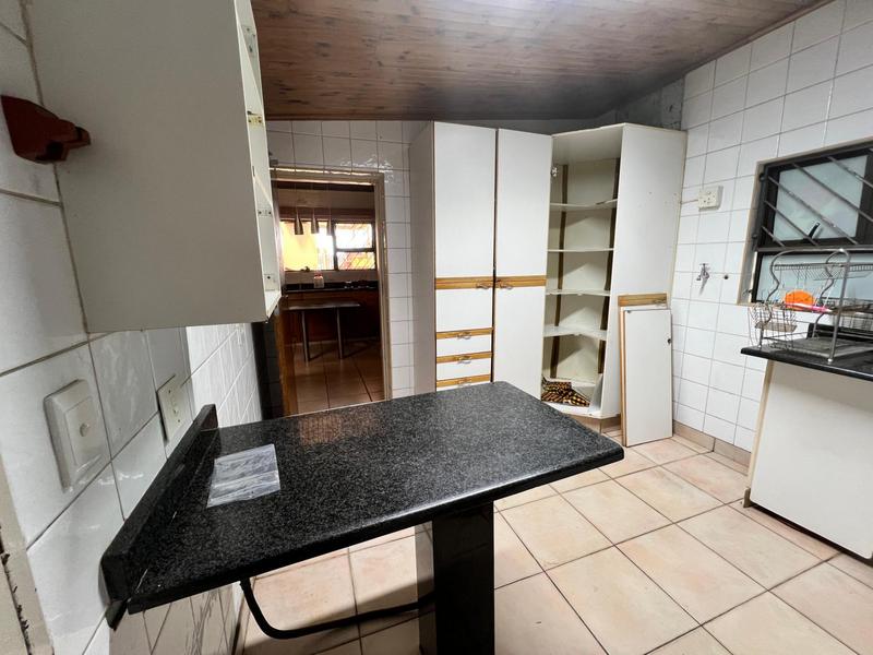 To Let 5 Bedroom Property for Rent in Laudium Gauteng