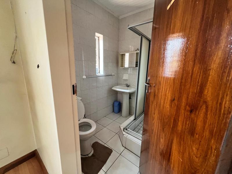 To Let 5 Bedroom Property for Rent in Laudium Gauteng