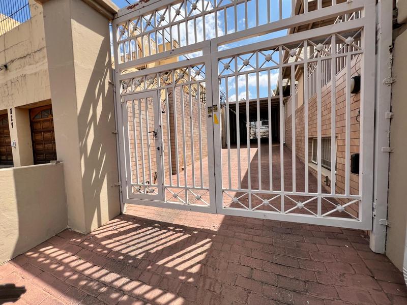 To Let 5 Bedroom Property for Rent in Laudium Gauteng