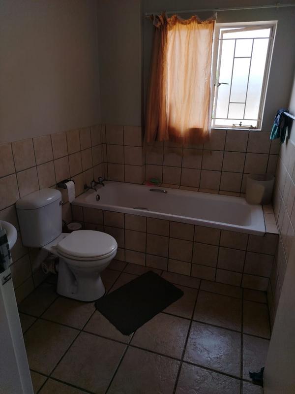 2 Bedroom Property for Sale in The Orchards Gauteng