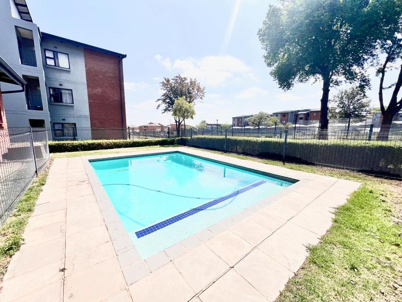 To Let 2 Bedroom Property for Rent in Halfway House Gauteng
