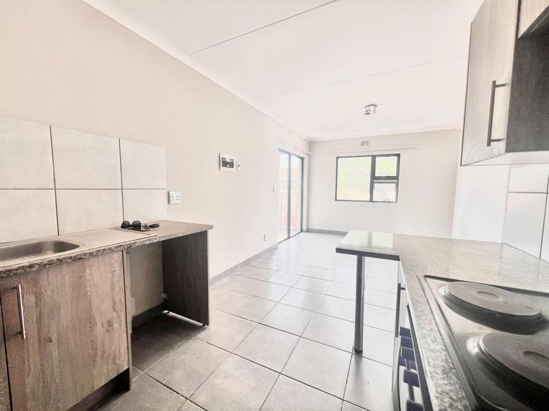 To Let 2 Bedroom Property for Rent in Halfway House Gauteng