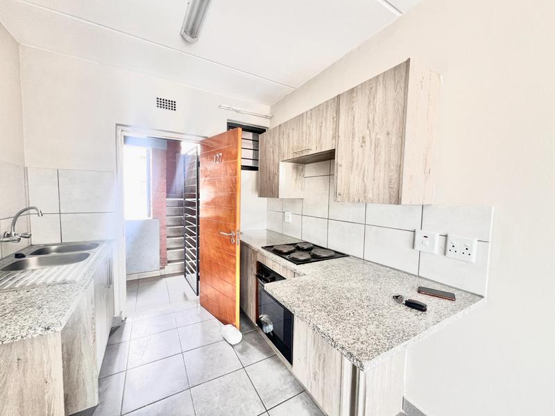 To Let 2 Bedroom Property for Rent in Halfway House Gauteng