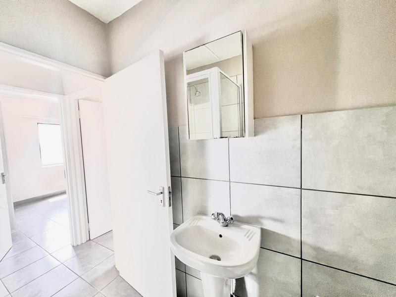 To Let 2 Bedroom Property for Rent in Halfway House Gauteng