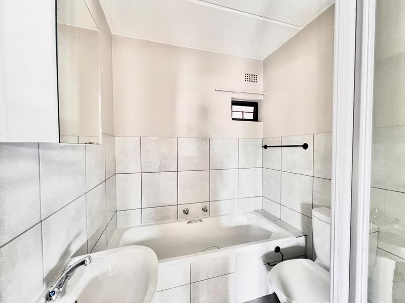 To Let 2 Bedroom Property for Rent in Halfway House Gauteng