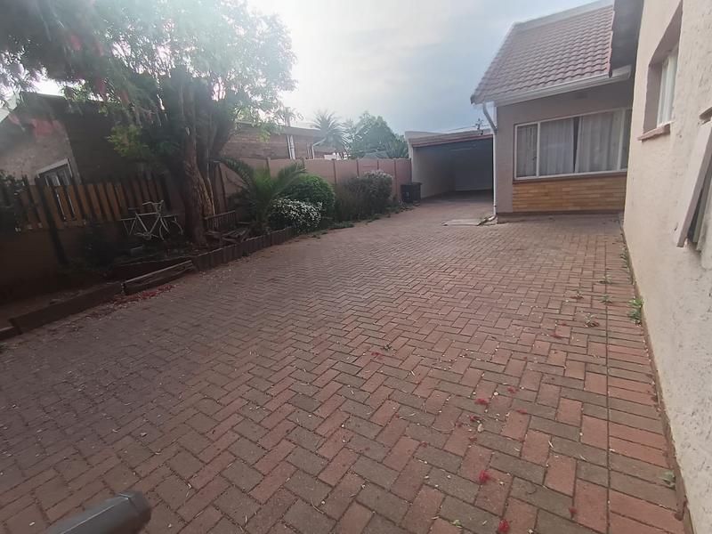 To Let 4 Bedroom Property for Rent in Edelweiss Gauteng