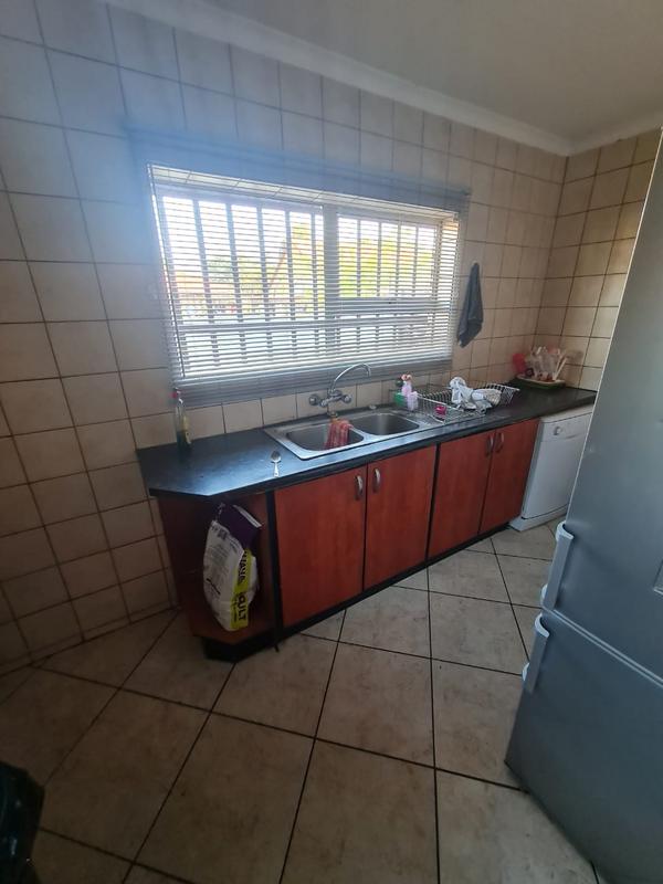 To Let 4 Bedroom Property for Rent in Strubenvale Gauteng