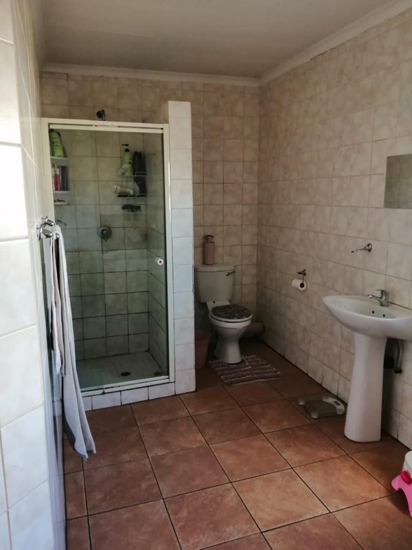 To Let 4 Bedroom Property for Rent in Strubenvale Gauteng