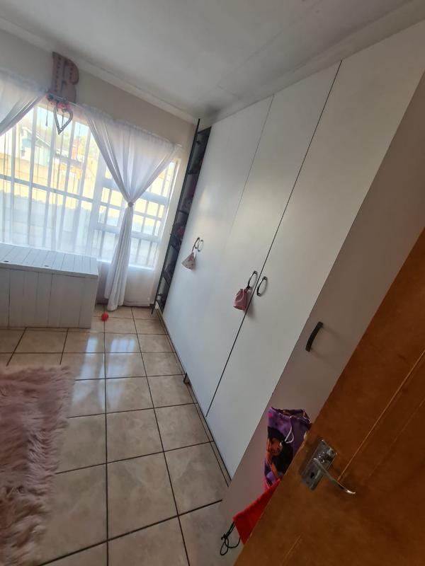 To Let 4 Bedroom Property for Rent in Strubenvale Gauteng