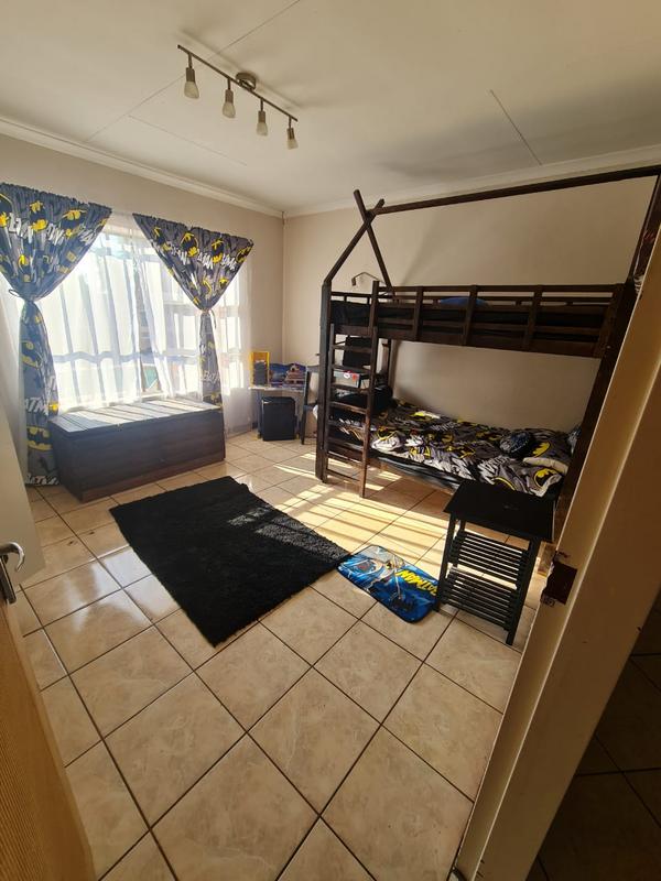 To Let 4 Bedroom Property for Rent in Strubenvale Gauteng