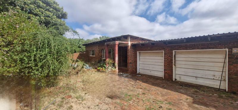 4 Bedroom Property for Sale in Monavoni A H Gauteng