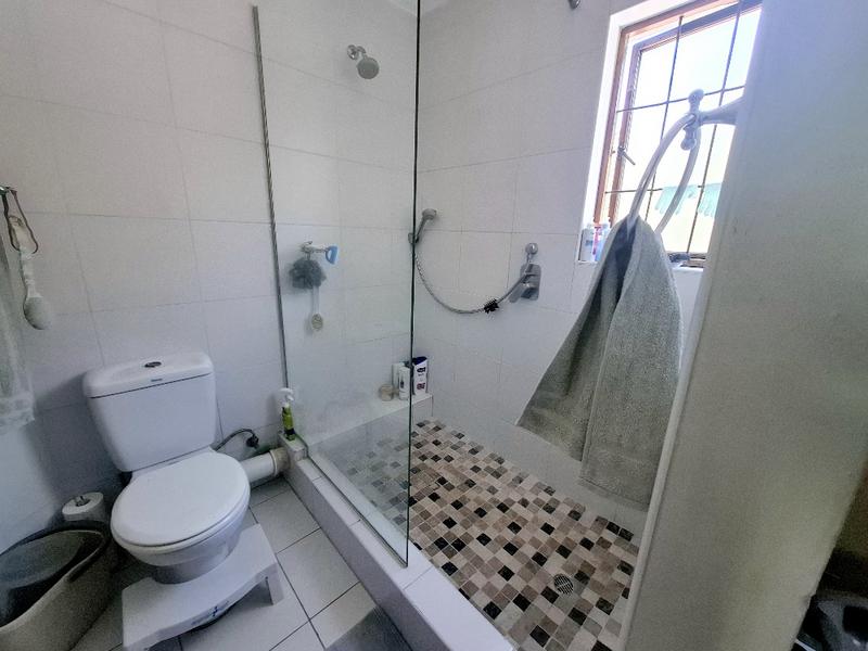 1 Bedroom Property for Sale in Morningside Gauteng